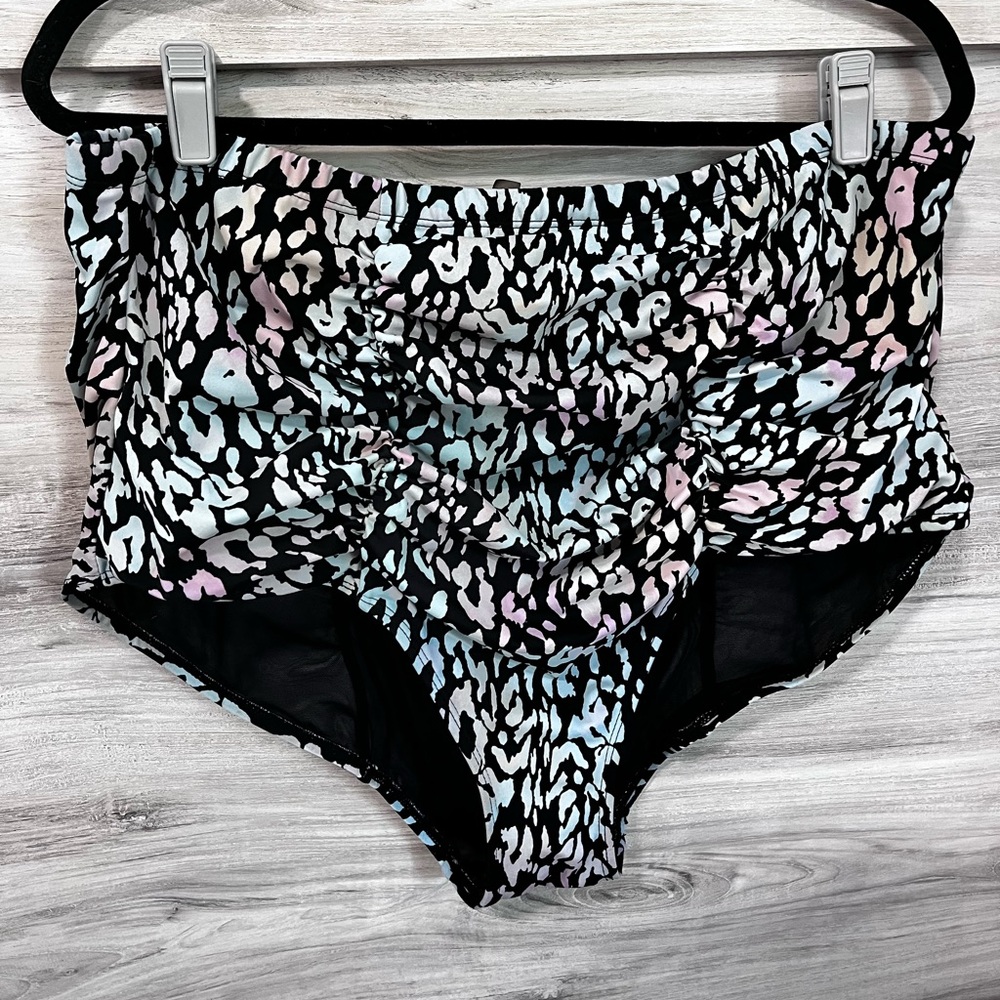 Torrid Swim Bottoms- Size 3- black and pastel leopard